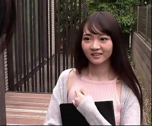 No bra&excl; &quest;&quest;..